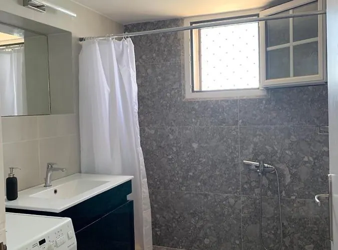 Portes View * Parikia (Paros)